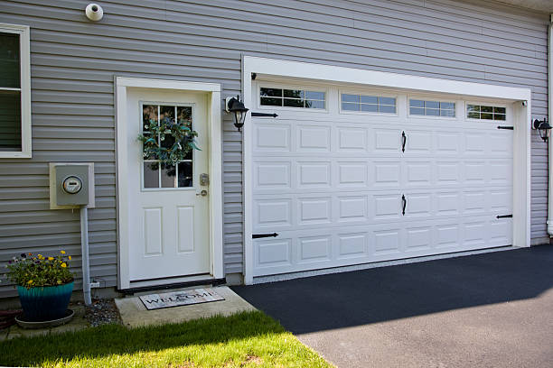 24/7 Emergency Garage Door Panel Replacement experts in Denmark, WI